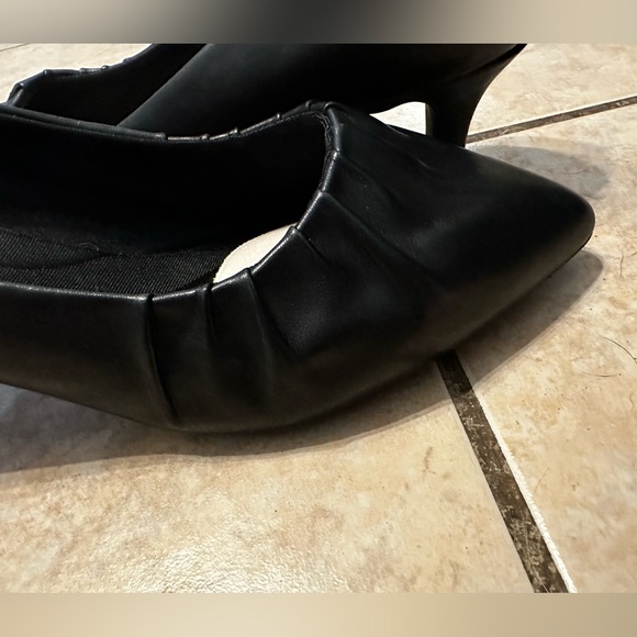 Rockport Kalila Gather Pump - Picture 4 of 11